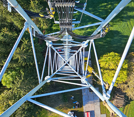 Industrieanlagenbauer IAB präsentiert bahnbrechende Innovation im Mobilfunknetzausbau: Der semipermanente Mobilfunkmast revolutioniert den Infrastrukturaufbau